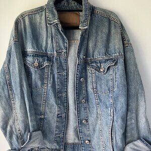 American Eagle Distressed Oversized Jean Jacket – Size XXS (Fits Oversized)